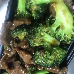 B10. Beef with Broccoli