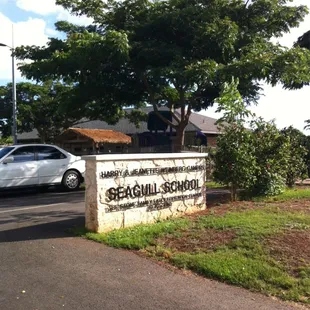 Located right beside the golf course in Ko&apos;olina.