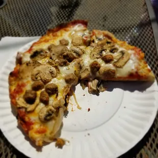 Sausage mushroom and onion pizza was hot and delicious