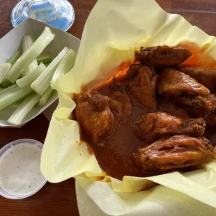 BOMB buffalo wings!!