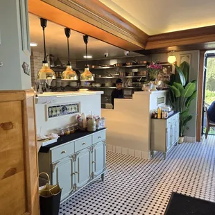 I love that you can see the kitchen!!