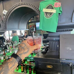 Very cool place for drinks! Old sac good vibes! Ivan the bar tender and Josh are great staff members who keep the party going!