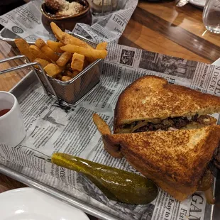 Beef short ribs grilled cheese paired with fries