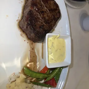 Filet mignon with bernaise sauce.