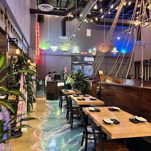 Inside of Seasalt Live Sashimi