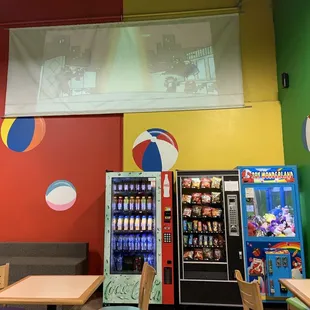 Vending machines that has drinks, snacks &amp; toy claw machine available 09.16.22