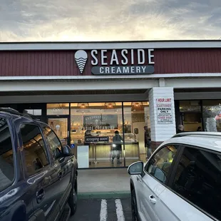 Front of Seaside Creamery