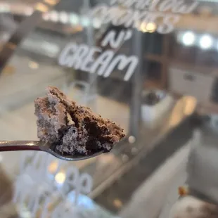 &apos;Mallow Cookies &amp; Cream Sample  06-01-2024