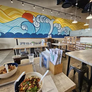 Vibe of the restaurant: clean, shiny, inviting