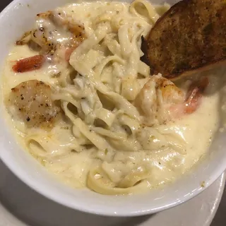 Seafood Alfredo