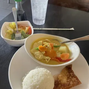 Yellow curry lunch special