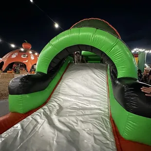 Blow up bounce house/slide