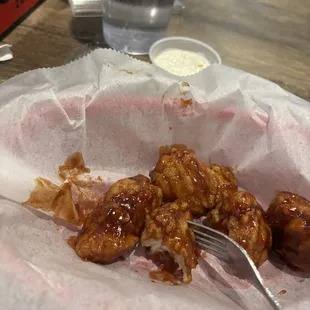 chicken wings and fried chicken, fried chicken wings, chicken, fried chicken, bbq chicken, bbq wings, food, poultry, chicken wings