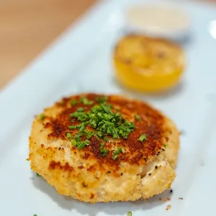Delicious Crab Cake! | www.moniquedao.com
