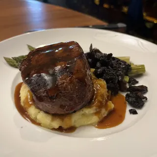 Wood-grilled Filet Mignon Entree