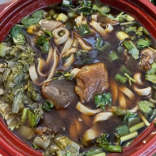 10. Classic Taiwanese Tendon Noodle