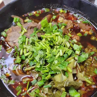 16. Retro Spicy Combo Noodle Lunch)