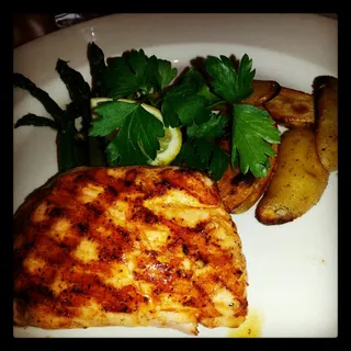 Applewood Grilled NW King Salmon*