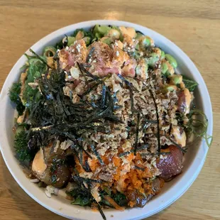 Regular bowl with shoyu ahi, albacore, seaweed salad, and edamame