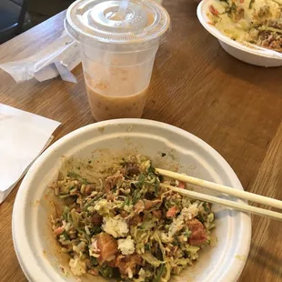 Mixed poke bowl &amp; coconut Thai milk tea