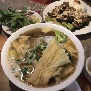 13. Lotus Style Vietnamese Pho