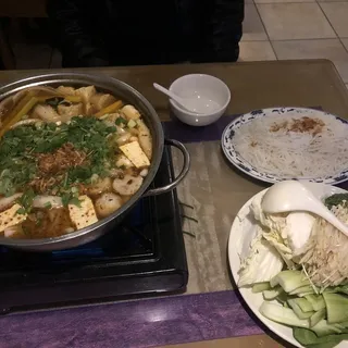 28. Happy Family Seafood Hot Pot