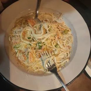 Salmon asparagus linguine