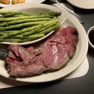 Prime rib with abundant asparagus