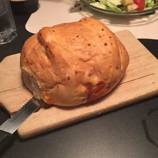 Garlic cheese bread with meal