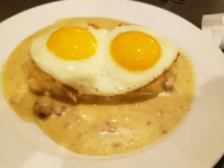 Faros Restaurant & Cocktails