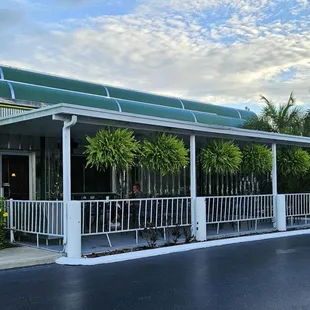 Beautiful, beautiful, patio!