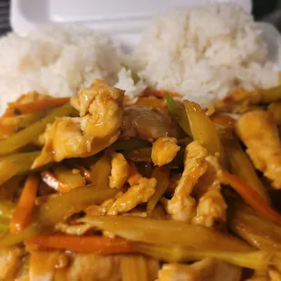 Szechuan Chicken (Lunch Special)