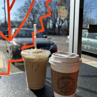 Iced Vanilla Latte &amp; Cappuccino to-go