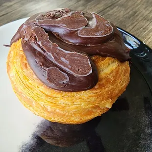Boston cream pie cruffin