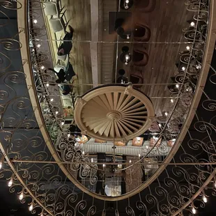 Ceiling mirrors: Ladies, beware of tops with cleavage