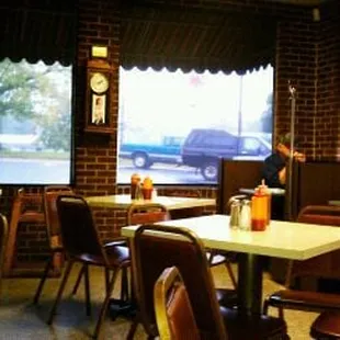 diners waiting for customers