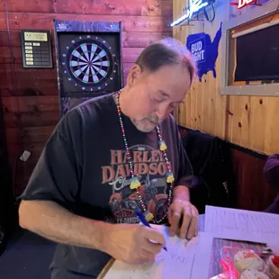 Duff runs pool tournaments start