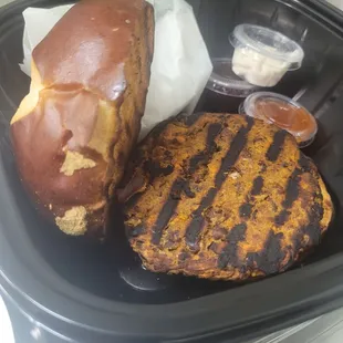 Black bean sweet potatoe burger