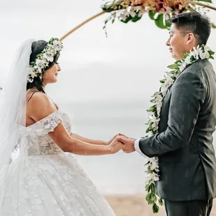 Wedding Ceremony at Secret Island | Wedding Photography by HNL Studios www.hnlstudios.com