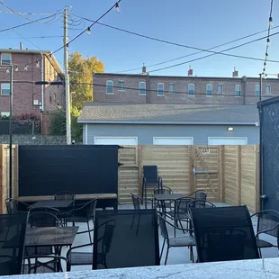 You can see in the center of the photo a little door where food trucks can just pull up