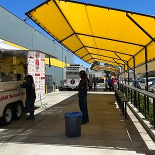 Eating area was clean and presentable.