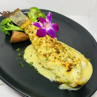 Branzino relleno de cangrejo