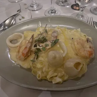 Fettuccine Alfredo