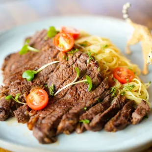 PASTA GARLIC AND STEAK