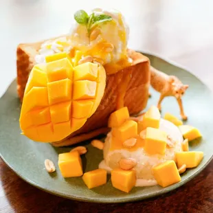 Stricky rice &amp; Mango Lava Toast
with Ice-cream