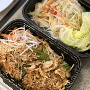 Phad Thai &amp; Tom sum - papaya salad