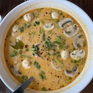 Tom Kha