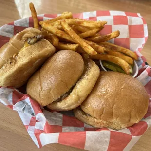 Sliders &amp; fries