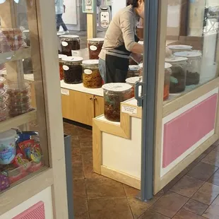 NO GOOD GREEDY SCAM ARTIST!