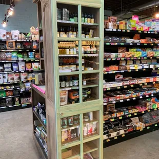 CBD for people and pets. Choose CDB full spectrum, THC-Free, Delta 8